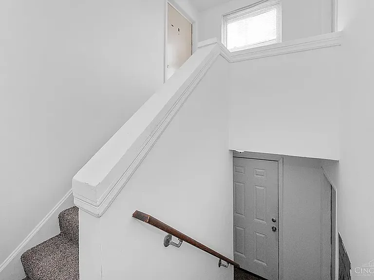 Queen City Ave — Photo 8