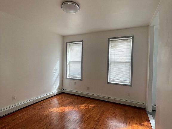 3rd image of 12 Bay 50th St Floor 2