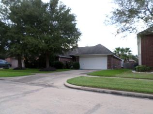 12118 Green Trails Dr, Stafford, TX 77477