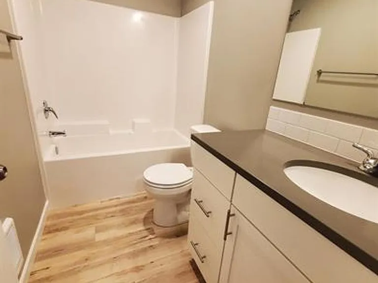 322 Bates St SW #B — Photo 12