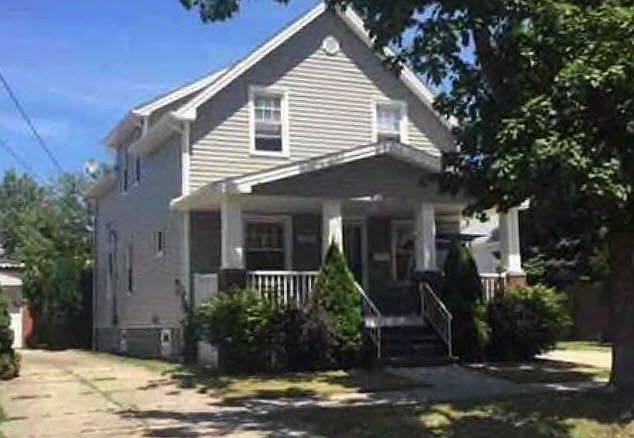 1st image of 19407 Shawnee Ave
