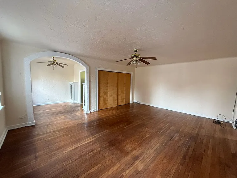 King Edward Annex Apartments — Photo 18