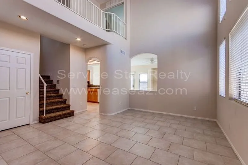 3 bed, 2.5 bath, 1557 sqft, $1,895 — Photo 2