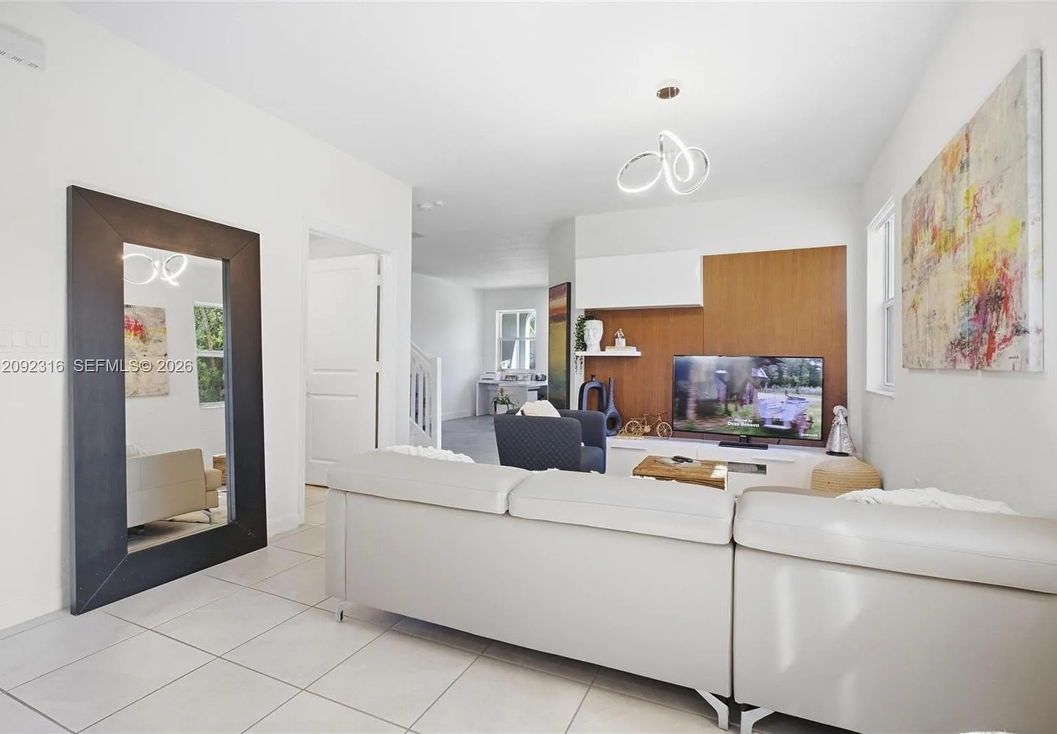 3 bed, 2.5 bath, 1827 sqft, $3,000 — Photo 3