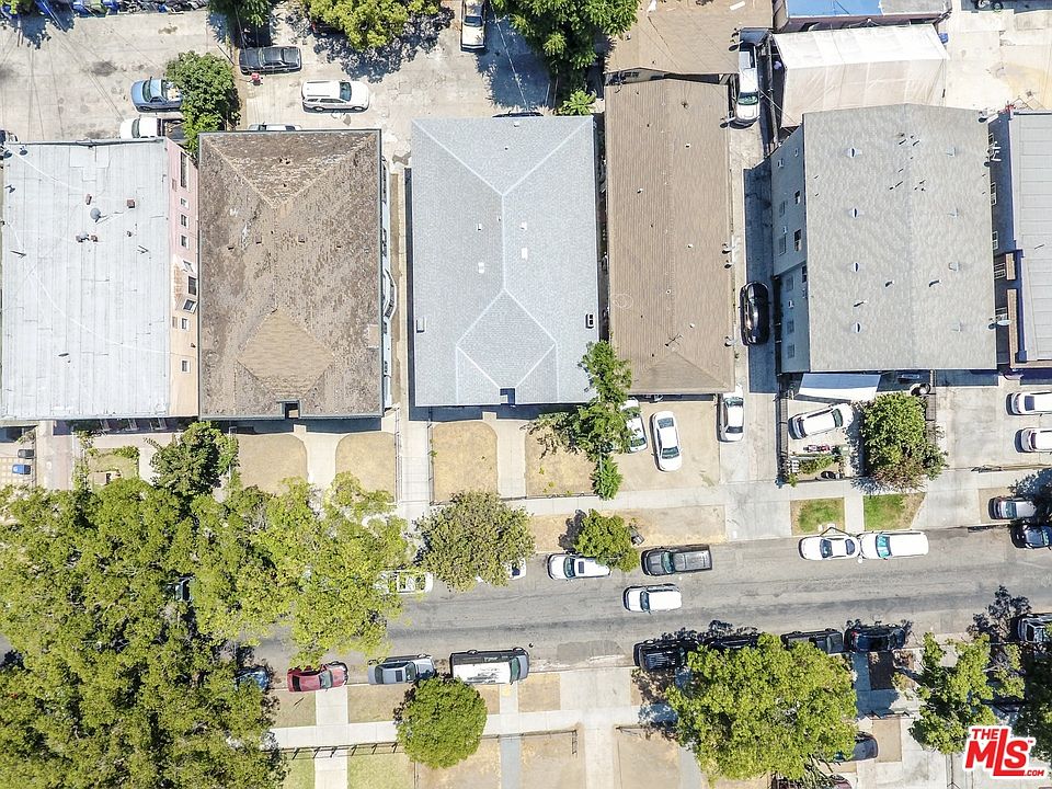 2nd image of W 40th Pl