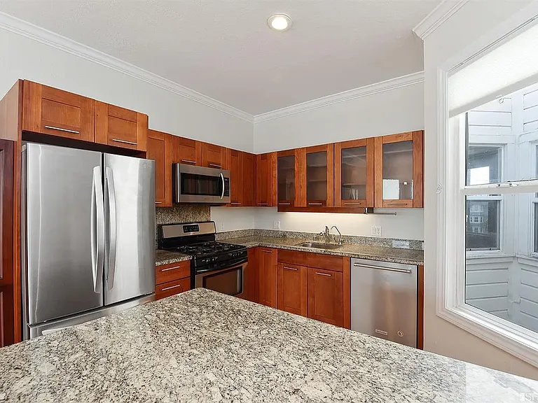 637 Capp St #A — Photo 5