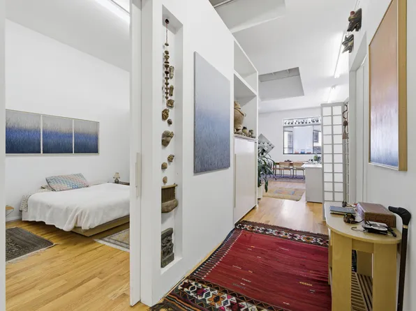 6020 Broadway image 14 of 34