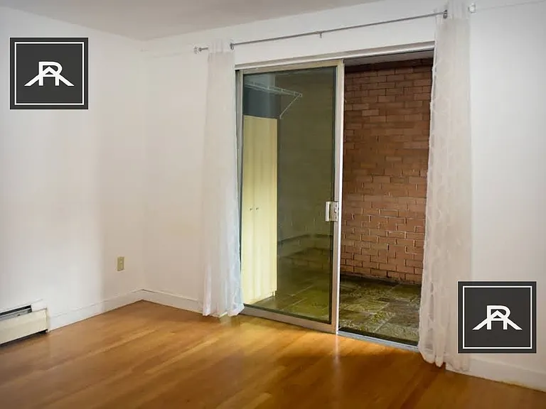 13 Commonwealth Ct #6 — Photo 14