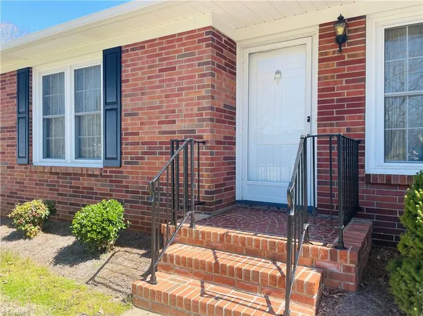 405 Queens Dr, Lexington, NC 27292