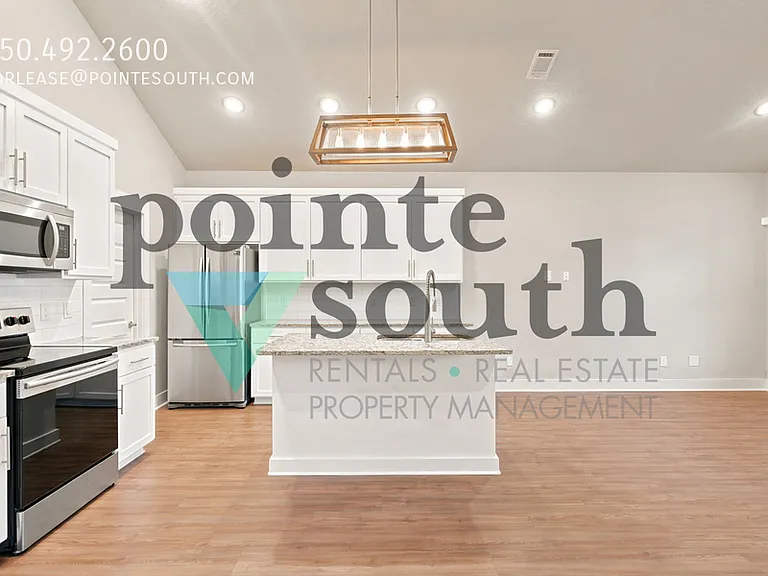 1010 N D St — Photo 9