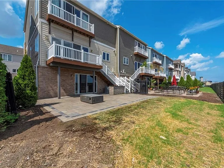 2293 City View Dr — Photo 30
