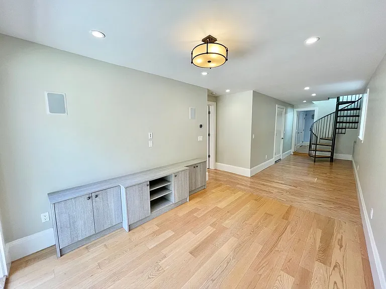 518 Staples Ave — Photo 18