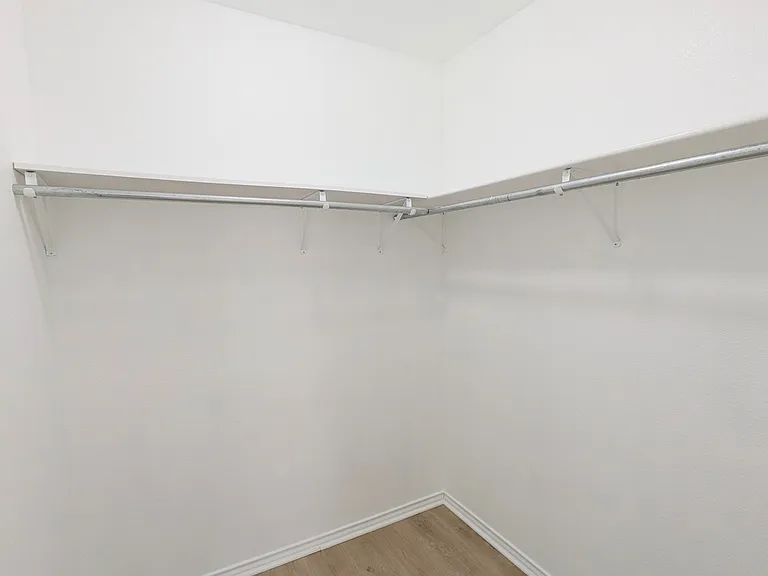 1070 Misty Acres Dr — Photo 23