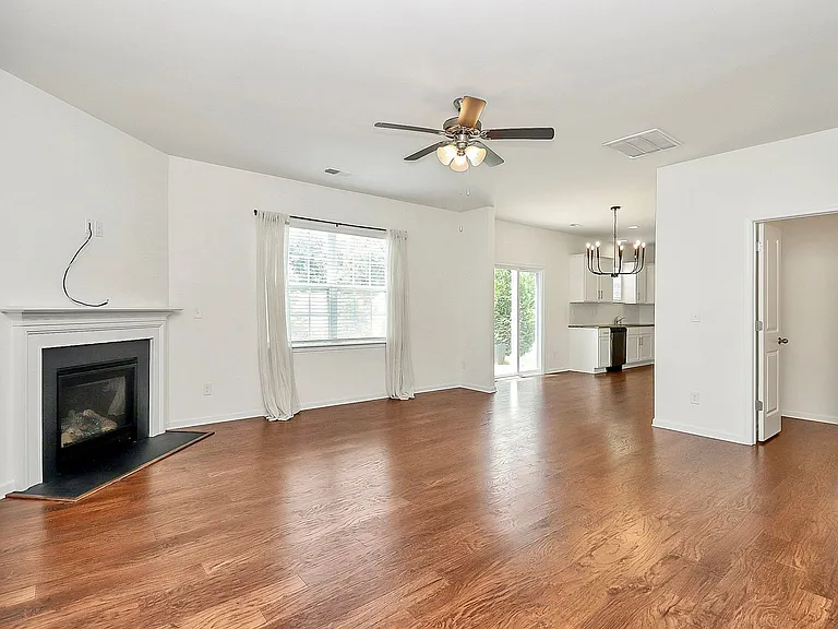 181 Atwater Landing Dr — Photo 12