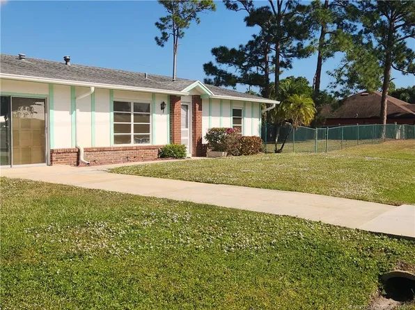 561 NW Floresta Dr, Port Saint Lucie, FL 34983
