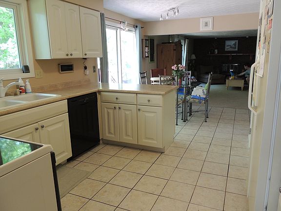Kitchen and eating area