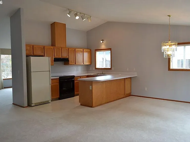 3713 SE 174th Ave — Photo 11