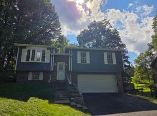 100 Azalea Cir, Beckley, WV 25801