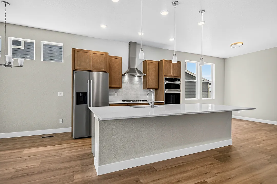 5 bed, 3688 sqft, $3,535 — Photo 3