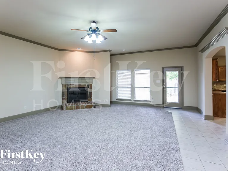 1740 Colorado Dr — Photo 5