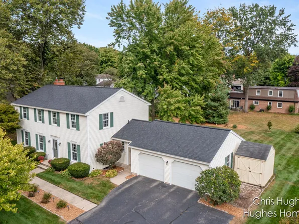 492 Carnoustie Ave SE, Grand Rapids, MI 49546