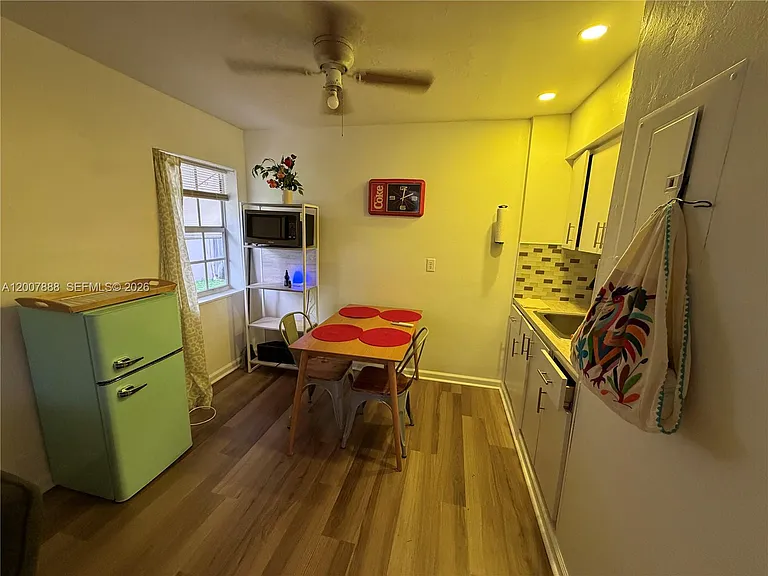 645 NE 35th St #1 — Photo 3