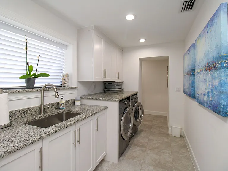 1555 Crayton Rd — Photo 27