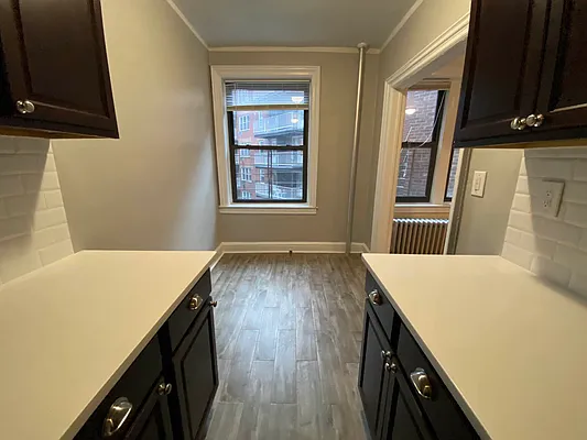 Rented by Contact Realty | media 7