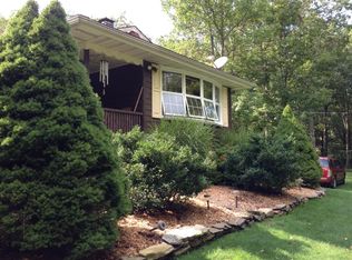 349 Lake Francis Rd, Mountain Top, PA 18707