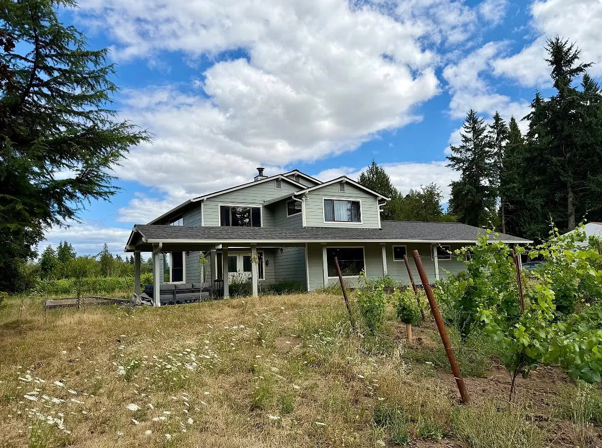 4 bed, 2846 sqft, $4,800 — Photo 1