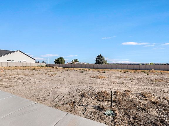 4th image of 601 Canyon Falls Dr