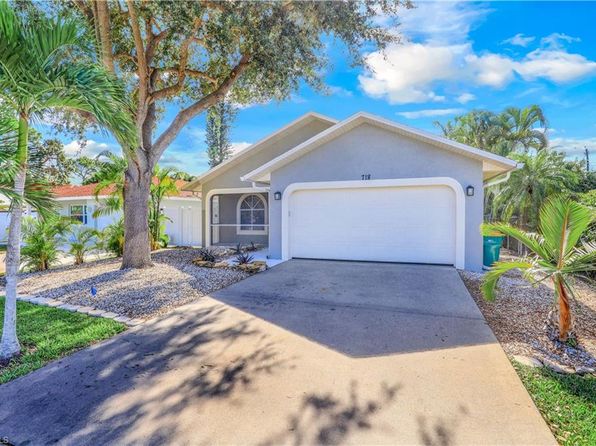 718 95th AVE N, NAPLES, FL 34108
