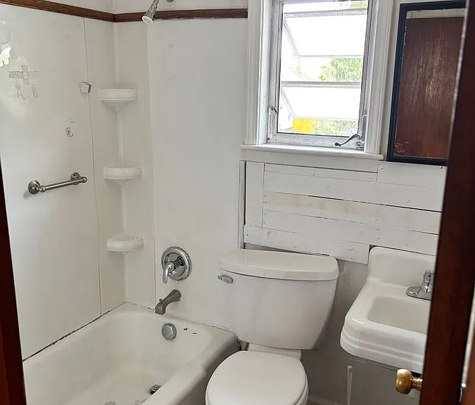 317 W Allen St #C — Photo 2
