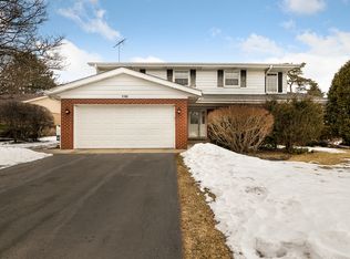 1700 Clavinia Ave, Deerfield, IL