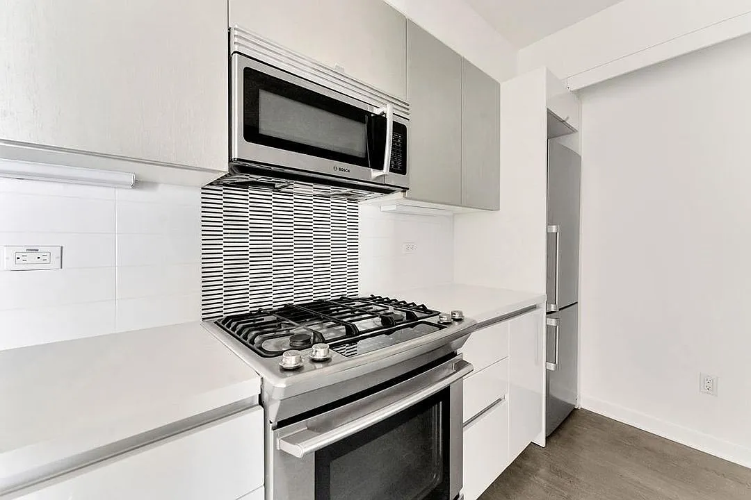 2 bed, 2.0 bath, $4,200 — Photo 1