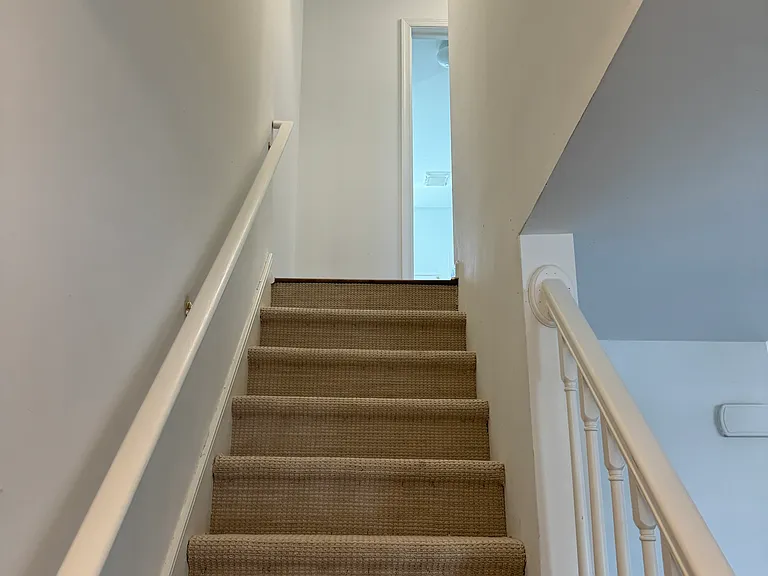 554 Hand Ave — Photo 8