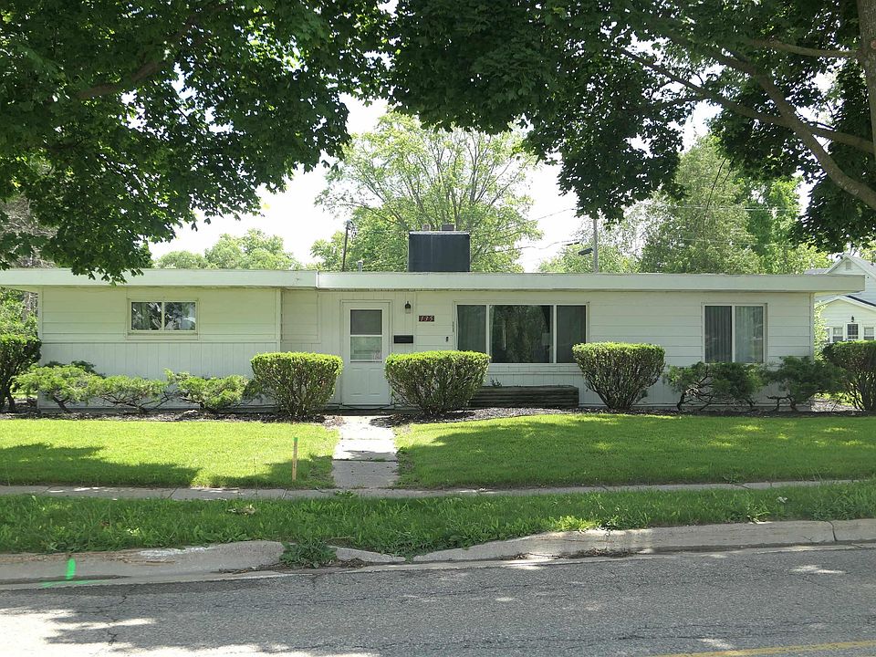 1st image of 135 Riverside Dr