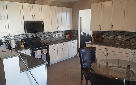 4th image of 16437 Newbury Ct