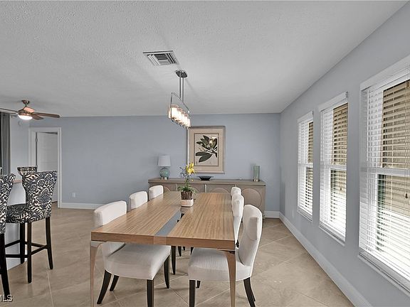 4th image of 1529 SW 52nd Ter