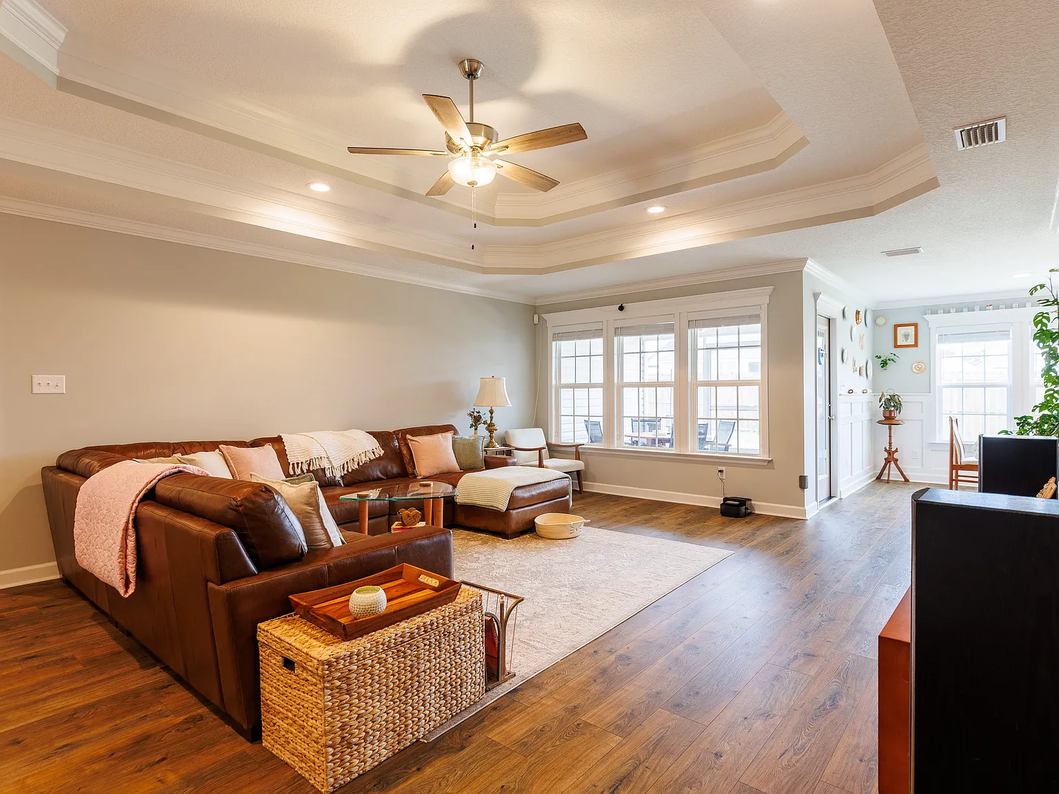 4 bed, 1925 sqft, $2,300 — Photo 3