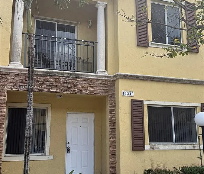 11240 SW 230th Ter #11240 — Photo 2