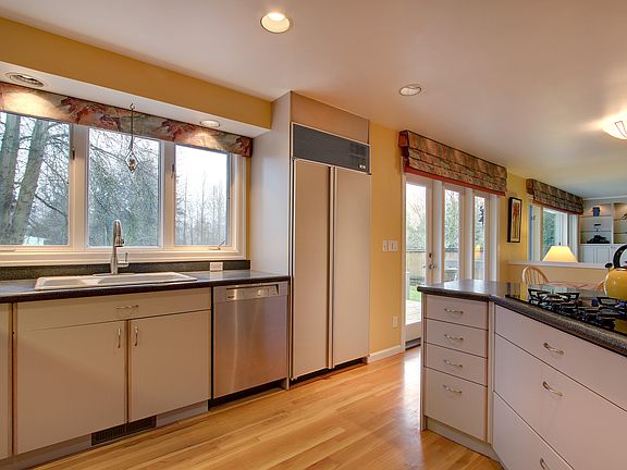 4th image of 11731 NE 48th Pl