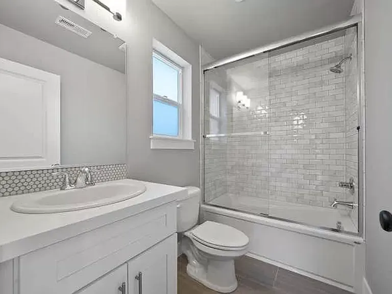 6636 SE 57th Ave — Photo 17