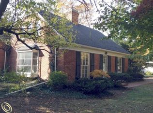 1019 Cadieux Rd, Grosse Pointe Park, MI 48230