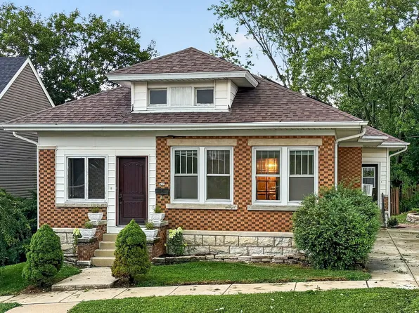 427 Grant St, Lemont, IL 60439