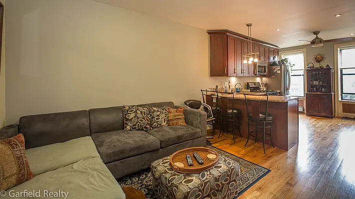 Rented by Garfield Realty  | media 16