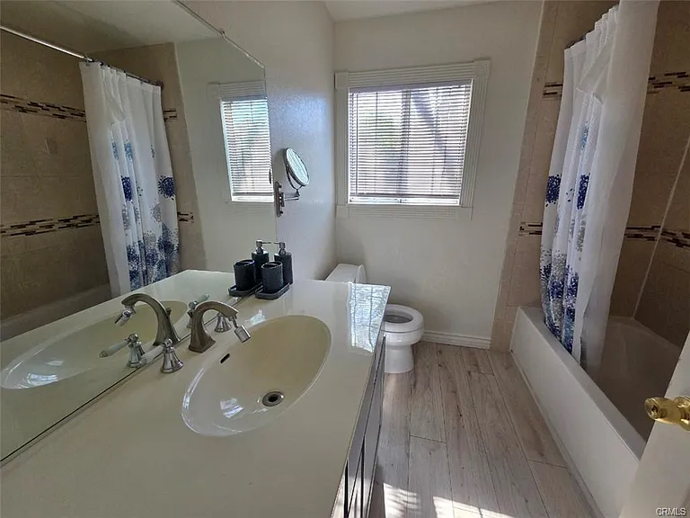 2640 Batson St — Photo 11