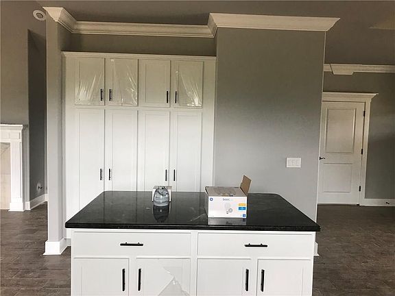 3rd image of 18125 Astor Dr