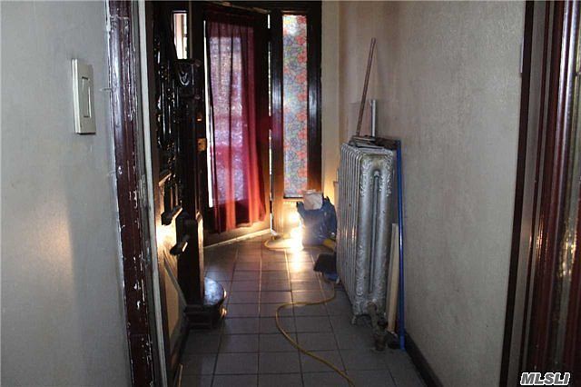 2nd image of 1048K Morris Ave