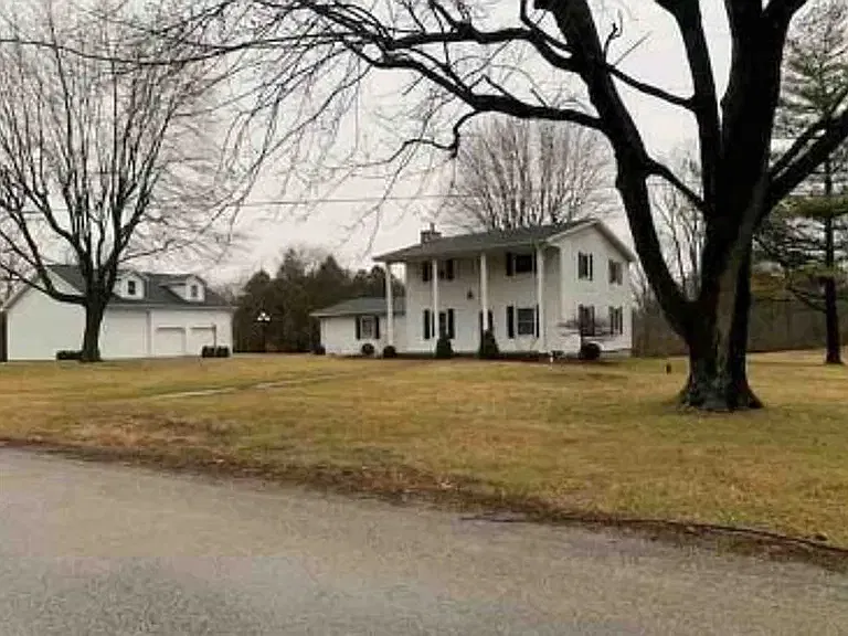 4 bed, 1856 sqft, $1,695 — Photo 3